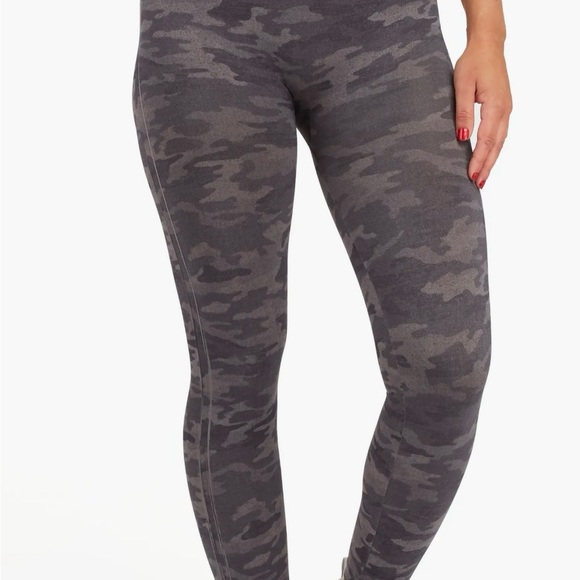 SPANX Pants - Spanx Look at Me Now Seamless Leggings Small